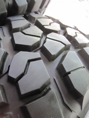 ยาง BF Km2 265/75/16 สภาพสวย ยาง BF Km2 265/75/16 สภาพสวย