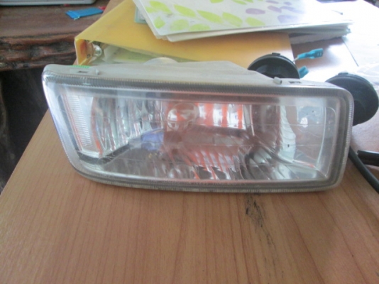 ขาย ชุดไฟตัดหมอกตัวเหลี่ยมข้าง RH ของ Dmax ปี 2003-2004 ขาย ชุดไฟตัดหมอกตัวเหลี่ยมข้าง RH ของ Dmax ปี 2003-2004