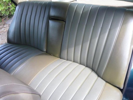 ขออนุญาติขาย BENZ W115/8 ท่านนายพลซักคันครับ