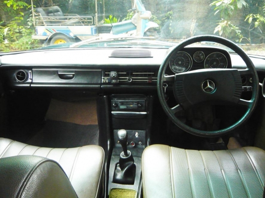 ขออนุญาติขาย BENZ W115/8 ท่านนายพลซักคันครับ