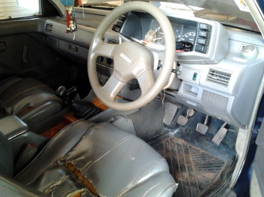 ขาย กระบะแค็ป มังกรทอง ISUZU SPACECAB 2.5 ปี39/96โฉม แป๊ะยิ้ม แท้ วางเครื่อง มังกร4JB1 2.8 (ลงเล่ม) แห้งดีไม่มีไอ แรงจริง ช่วงล่างแน่นคัสซีดี มีตำหนิหลังขวานิดหน่อย ตามรูป สีดีหน้า-หลังเดิม ภายในสวย คอนโซลครบ แอร์ พ.พาวเวอร์ ล้อแม็ก ยางสวย4เส้น 75/235/15