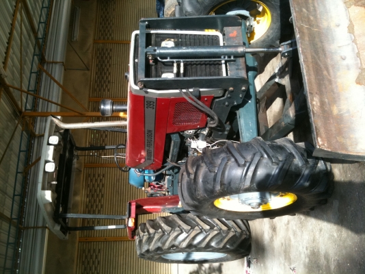 ขายหรือแลกรถแบคโคร  รถไถนา Massey Fergusun  105 แรง