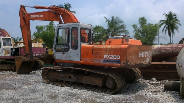 ขายรถแมคโค HITACHI EX200 ตามสภาพ