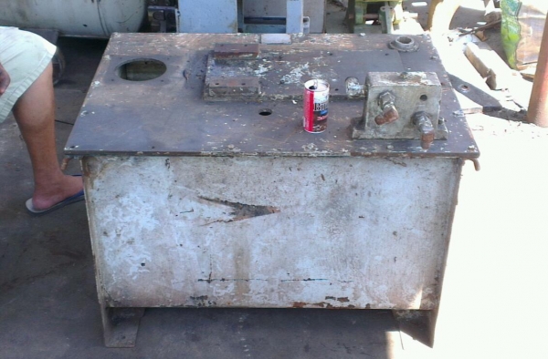 Sell> ถังบรรจุน้ำมันไฮโดรลิค ไม่แน่ใจว่าได้กี่ลิตรครับ แต่ที่แน่ๆราคาเกินคุ้มครับผม