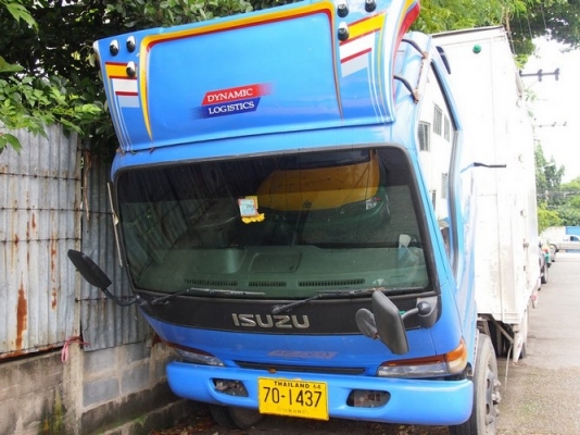 @@__ขายถูก__@@หกล้อตู้แห้ง ISUZU NPR 130 ยาว 5.5เมตร วิ่งส่ง7/11ได้เลยครับ