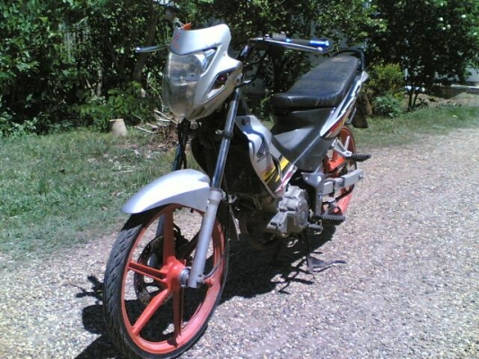 ขาย Honda Sonic ทะเบียนพร้อมโอนกุญแจเล็กเครื่องดีแห้งรถพร้อมใช้งานทะเบียนขาดปี 53 ขาย 11500 บาท