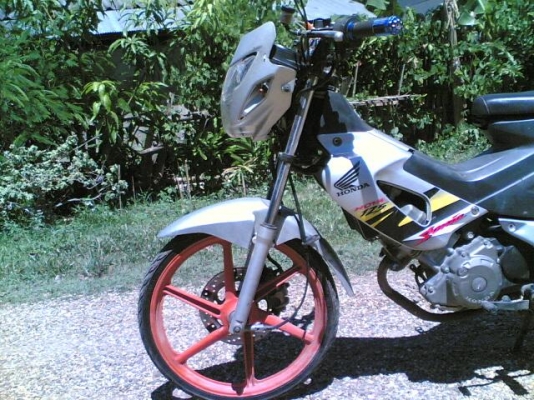 ขาย Honda Sonic ทะเบียนพร้อมโอนกุญแจเล็กเครื่องดีแห้งรถพร้อมใช้งานทะเบียนขาดปี 53 ขาย 11500 บาท