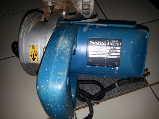 ขายเครื่องตัดกระเบื้องยี่ห้อmakitaสภาพดีมากพร้อมใช้งานครับ