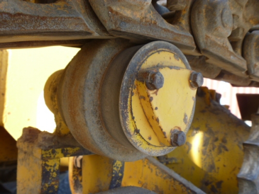 ขายด่วนรถแทรคเตอร์ตีนตะขาบ ใบมีดสไลด์ 6 ทิศทาง  D20P-7E  ซีเรียล 81xxx  นำเข้าเองจากญี่ปุ่นยังไม่เคยใช้งานในไทย สภาพสวย