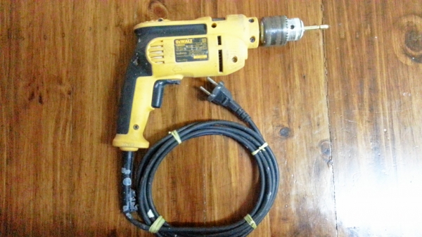 ขายสว่านไฟฟ้า2ระบบขนาดหัว4หุนยี่ห้อDEWALTสภาพสวยๆพร้อมใช้งานคับ