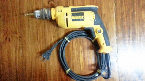 ขายสว่านไฟฟ้า2ระบบขนาดหัว4หุนยี่ห้อDEWALTสภาพสวยๆพร้อมใช้งานคับ