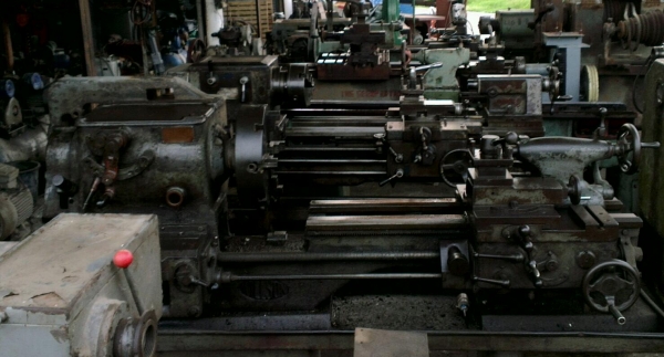 Sell> แท่นกลึง 5 ฟุต 2 เพลา อังกฤษ ครับ เก่าเก็บ แน่นครับ นครปฐม