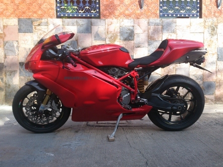 ขาย Ducati 999s ของเเต่งทั้งคัน รถศูนย์ทองหล่อ 485,000