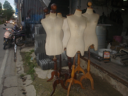 วันอาทิตย์ที่ 3 สค56ไปนครสวรรค์ ลดให้ท่านที่ตัดสินใจอยู่เชิญครับ*เกี่ยวกับการใช้หุ่น  มีขาโชว์พร้อม