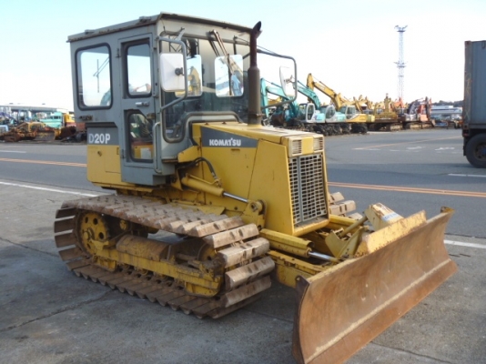 ขายด่วนรถแทรคเตอร์ตีนตะขาบมีเก๋ง  D20P-7E  ซีเรียล 79XXX  นำเข้าเองจากญี่ปุ่นยังไม่เคยใช้งานในไทย สภาพสวย