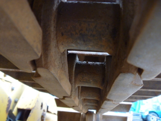 ขายด่วนรถแทรคเตอร์ตีนตะขาบมีเก๋ง  D20P-7E  ซีเรียล 79XXX  นำเข้าเองจากญี่ปุ่นยังไม่เคยใช้งานในไทย สภาพสวย