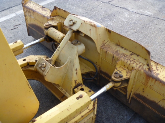 ขายด่วนรถแทรคเตอร์ตีนตะขาบมีเก๋ง  D20P-7E  ซีเรียล 79XXX  นำเข้าเองจากญี่ปุ่นยังไม่เคยใช้งานในไทย สภาพสวย