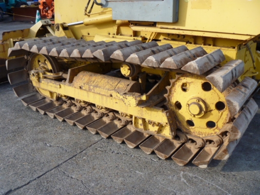 ขายด่วนรถแทรคเตอร์ตีนตะขาบมีเก๋ง  D20P-7E  ซีเรียล 79XXX  นำเข้าเองจากญี่ปุ่นยังไม่เคยใช้งานในไทย สภาพสวย