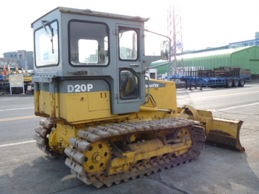 ขายด่วนรถแทรคเตอร์ตีนตะขาบมีเก๋ง  D20P-7E  ซีเรียล 79XXX  นำเข้าเองจากญี่ปุ่นยังไม่เคยใช้งานในไทย สภาพสวย