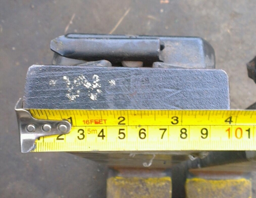 Sell> ขาย "งา โฟล์คลิฟท์" 1.1 เมตร ครับ ไม่แน่ใจว่ายี่ห้ออะไร แต่น่าจะเป็น 2.0 กับ 2.5 ตันครับ