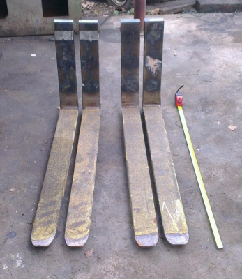 Sell> ขาย "งา โฟล์คลิฟท์" 1.1 เมตร ครับ ไม่แน่ใจว่ายี่ห้ออะไร แต่น่าจะเป็น 2.0 กับ 2.5 ตันครับ