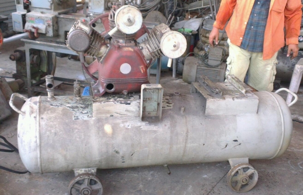 Sell> ปั้มลม Puma ตามสภาพ ซ่อมนิดหน่อย ราคาถูกครับ นครปฐมครับ