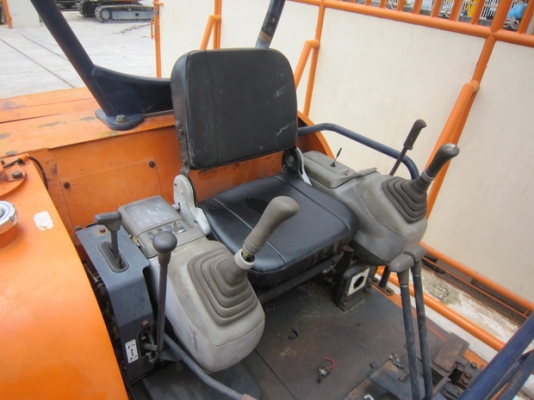 ขาย รถขุดเล็ก HITACHI รุ่น EX30 แทร็กเหล็ก มือสองญี่ปุ่น