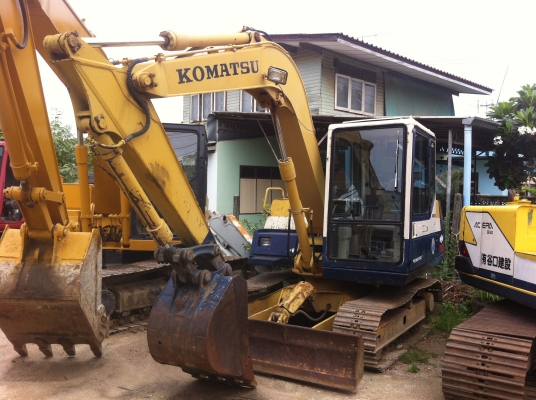 ขายด่วน KOMATSU PC60-6  เก่าญี่ปุ่นยังไม่เคยใช้งานในไทย สภาพสวย เครื่องปั้มดี