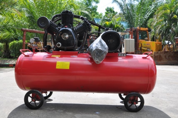 ขายปั้มลม 3สูบ(300ลิตรใหญ่) สภาพสวยเดิม ของใหม่เปิดตู้ติดมา1ตัว 35,000บาท เท่านั้น!!