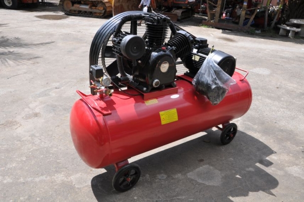 ขายปั้มลม 3สูบ(300ลิตรใหญ่) สภาพสวยเดิม ของใหม่เปิดตู้ติดมา1ตัว 35,000บาท เท่านั้น!!