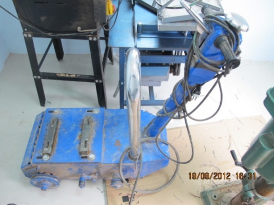 ขายเครื่องขัดพื้นไม้ 7,500 บาท ครับ