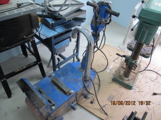 ขายเครื่องขัดพื้นไม้ 7,500 บาท ครับ