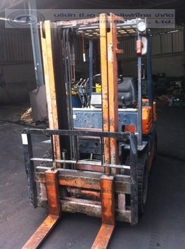 ขายรถ โฟล์คลิฟท์ TOYOTA รุ่น 5-FD20