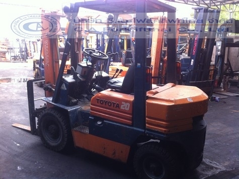 ขายรถ โฟล์คลิฟท์ TOYOTA รุ่น 5-FD20