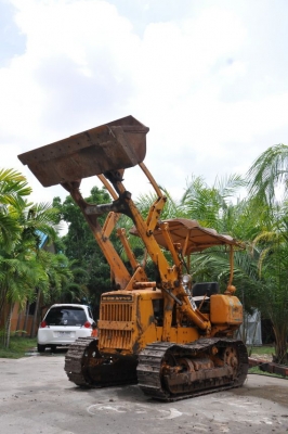 ขายรถตักแทรคเตอร์ KOMATSU D20S สภาพสวยเดิมจากญี่ปุ่น หาอยู่รับรองไม่ผิดหวัง 125,000 เท่านั้น!!