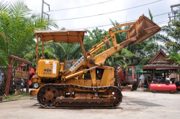 ขายรถตักแทรคเตอร์ KOMATSU D20S สภาพสวยเดิมจากญี่ปุ่น หาอยู่รับรองไม่ผิดหวัง 125,000 เท่านั้น!!