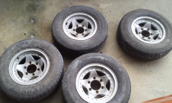ขายล้อแม็ก 6รู ขอบ14  พร้อมยางตามภาพ