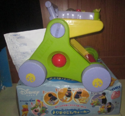 รถผลักเดิน TOMY POOH / เก้าอี้นั่งกินข้าวเด็ก / ตัวต่อเสริมพัฒนาการ