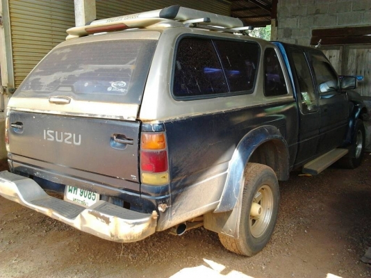 ISUZU TFR มังกรทอง SPACECAB SL 2.8 MT ปี 39 แป๊ะยิ้ม รถบ้านสภาพดีพร้อมใช้งาน กระบะมีหลังคาแคร์รี่บอยให้ครบพร้อม เครื่องแห้งแรงดีไม่เยิ้ม ภายในเก๋งคอนโซลสวยครบ แอร์ พวงมาลัยเพาเวอร์ ช่วงล่างแน่นคัชซีสวย ล้อแม็กลายสวย ยางสภาพดี 70\% พร้อมใช้งาน เอกสารทะเบียน