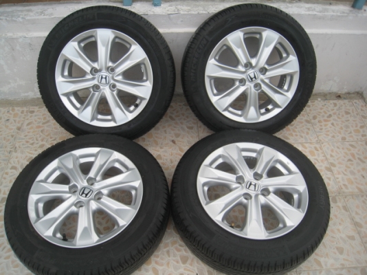 ขายล้อแม็ก Honda jazz 15"x5.5" et45 4รู100 +ยาง ปี11(081-3747940)