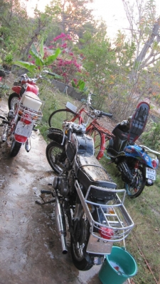 ขาย ชี92 ชีหมูจู๊ดๆๆสวยๆอะไหล่เดิมๆทั้งคันเครื่องทำมาใหม่แปลงcdi เรียบร้อยครับขี่ดีไม่มีสดุดเครื่องสตาร์ทีเดียวติดไม่ดังไม่หอนไม่เยิ้มมาลองขับดูก่อนได้ครับ....no-book.....ขายที่39000บาทเรื่อยๆครับไม่รีบ....ขายได้ขายครับ สนใจติดต่อ080-1696651รถอยู่อำนาจเจร