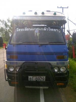 ขายรถหกล้อหลังคาสองแถวอีซูสุ