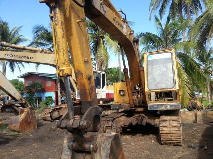 ขายรถแบคโฮ Komatsu pc100-1 ตัวเดินใหม่ ระบบไม่จุ๊กจิก