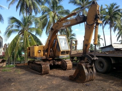 ขายรถแบคโฮ Komatsu pc100-1 ตัวเดินใหม่ ระบบไม่จุ๊กจิก