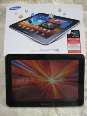 ขาย Samsung Galaxy Tab 8.9 คลื่น 3G (สีดำ-ขาว) P7300b 16 G  สภาพสวยมาก เหมือนใหม่ ไร้ร่องรอยขนแมว หมดประกันแล้ว