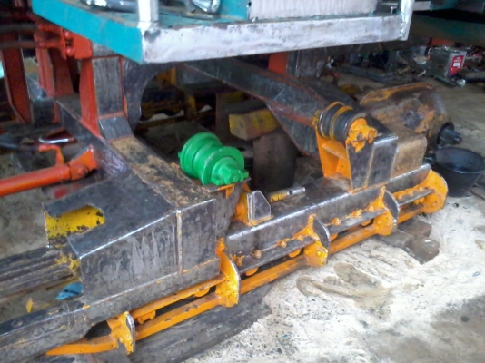 ขายแล้วครับ นำส่งเรียบร้อย ไปอำนาจเจริญคันที่ 2 หลังจากจากติดตามเรามาตั้งแต่คันแรก เห็นรถกำลังรื้อก็วางมัดจำเลย กลัวไม่ทัน