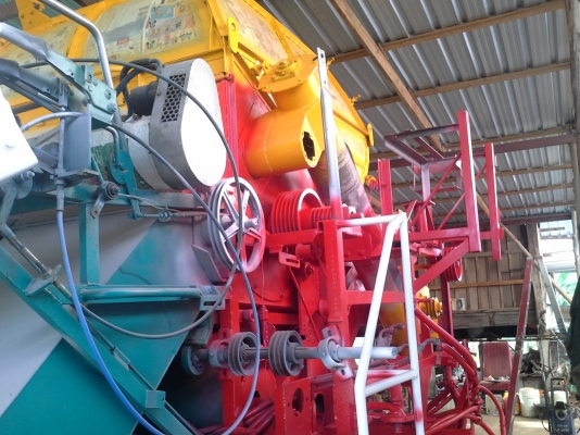 ขายแล้วครับ นำส่งเรียบร้อย ไปอำนาจเจริญคันที่ 2 หลังจากจากติดตามเรามาตั้งแต่คันแรก เห็นรถกำลังรื้อก็วางมัดจำเลย กลัวไม่ทัน