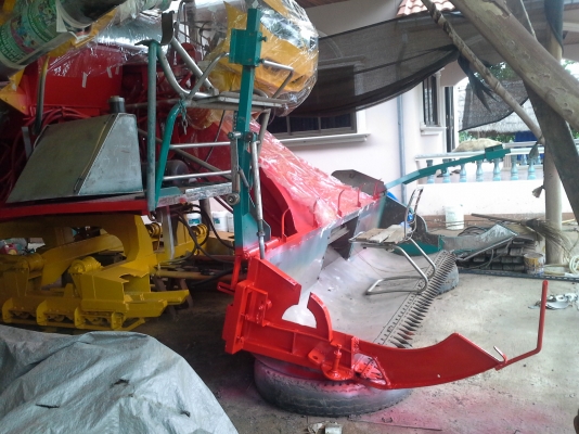 ขายแล้วครับ นำส่งเรียบร้อย ไปอำนาจเจริญคันที่ 2 หลังจากจากติดตามเรามาตั้งแต่คันแรก เห็นรถกำลังรื้อก็วางมัดจำเลย กลัวไม่ทัน