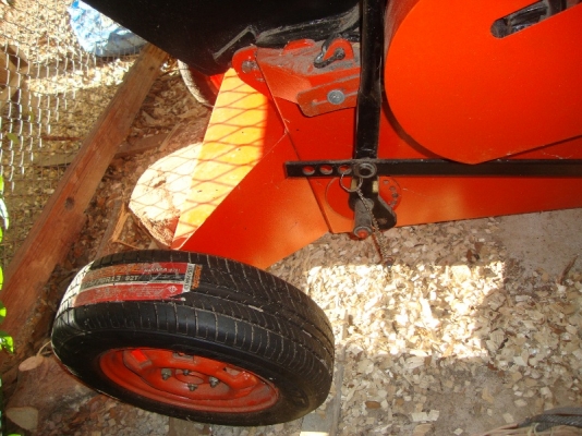 น้าต้องใช้เงินด่วน ครับฝากขายเครื่องบดย่อยกิ่งไม้ ชื้อมาไม่กี่เดือน ราคาคุ้มๆครับ