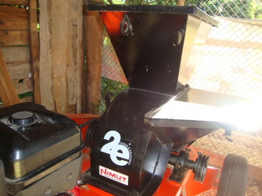 น้าต้องใช้เงินด่วน ครับฝากขายเครื่องบดย่อยกิ่งไม้ ชื้อมาไม่กี่เดือน ราคาคุ้มๆครับ